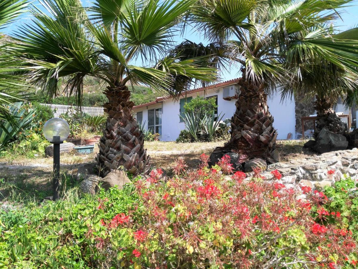 B&B Glamping Semaforo Capo Sperone ซานตันตีโอโก ภายนอก รูปภาพ